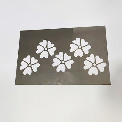 Modernes Laserschneidmuster für rostfreie Stahlplatten